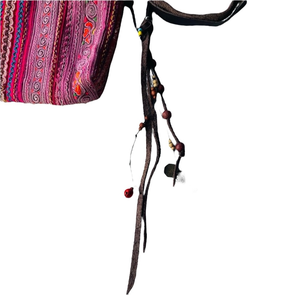 Pink Toned Handcrafted Woven Jade Tribe Clutch pull tab and leather Fringe - Picture 9 of 12